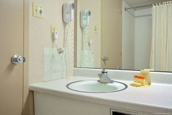 MAGNUSON HOTEL LANSING (Lansing)